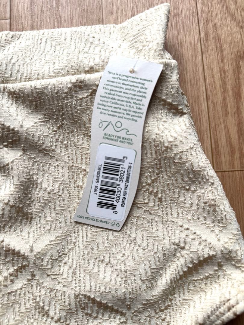 最終お値下げ9/30まで　新品未使用⭐︎ seeaシーア 水着上下セット　Sサイズ