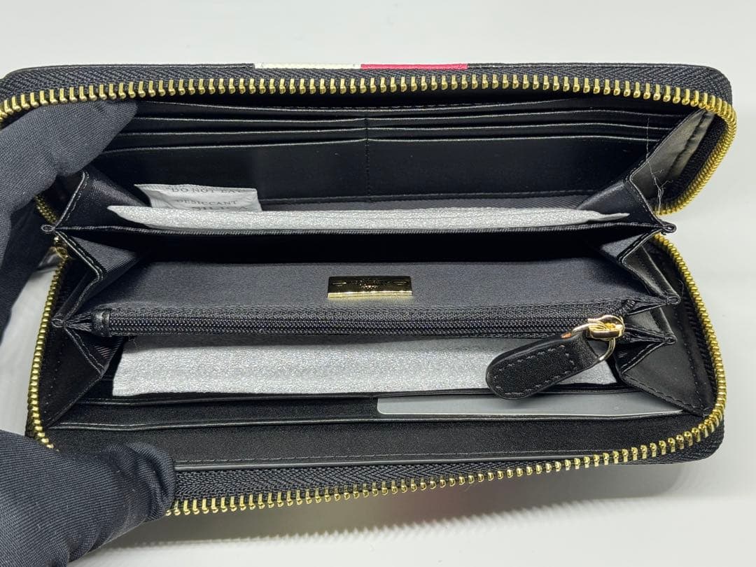 【新品未使用】Vivienne Westwood 長財布 ストライプデザイン