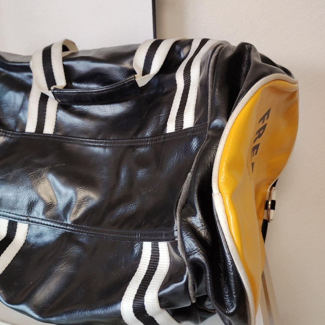 FRED PERRY ショルダーバッグ 黒/黄色