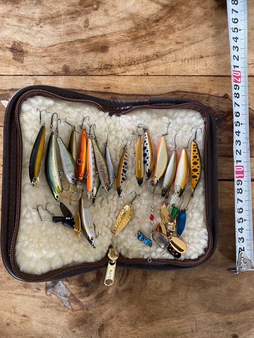 みやぞん イトウクラフト等ミノーまとめ売り(バブアーのワレット付き)