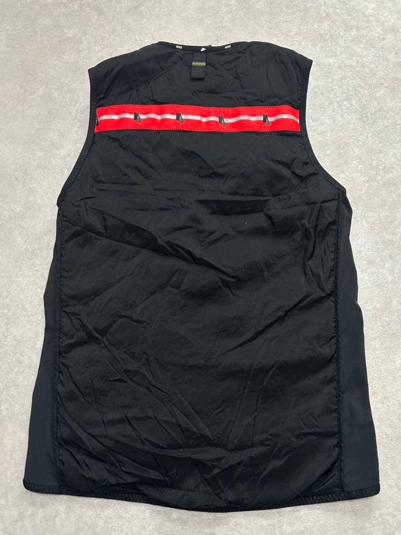 美品 NIKE ウィンドブレーカー ベスト ワイルドラン エアロイヤー 黒　S