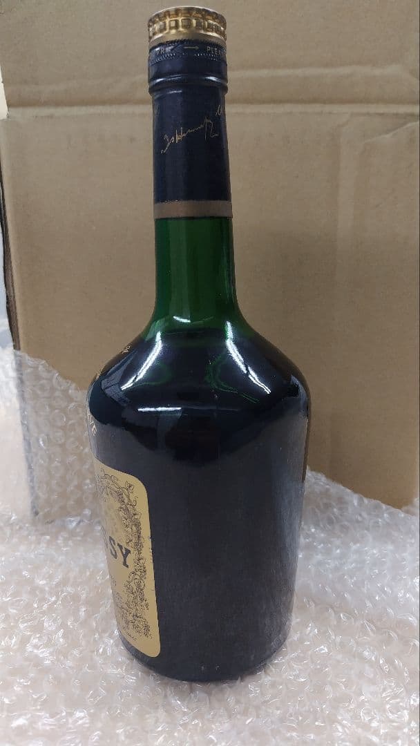 COURVOISIER VSOP ナポレオンとヘネシーコニャック箱無しの計２本