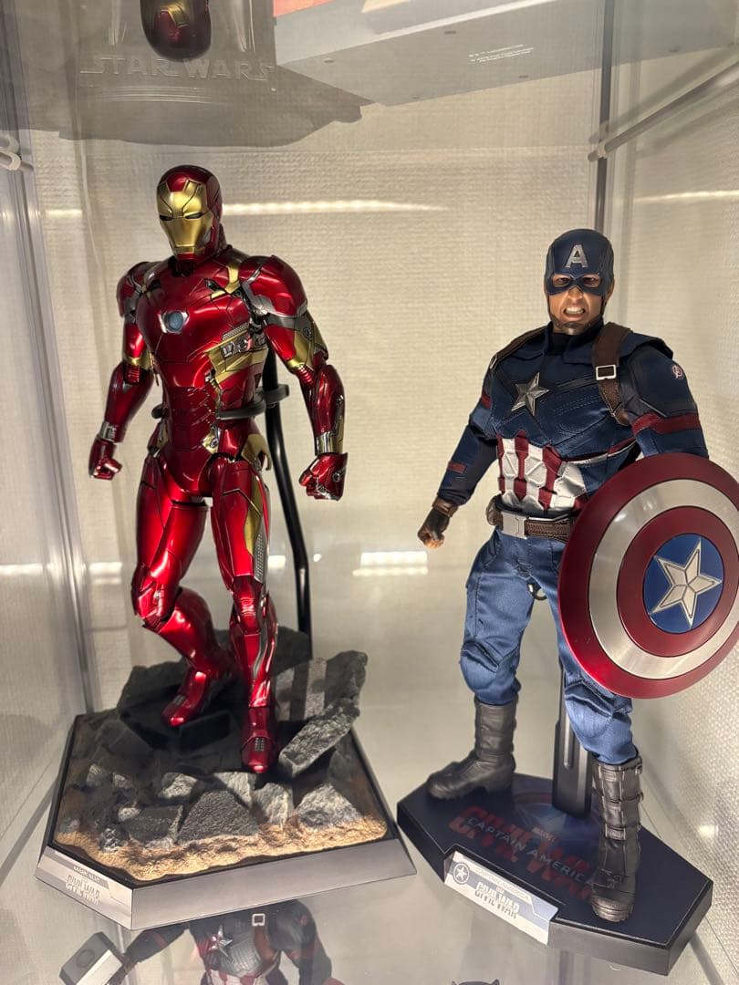 Hot toys ホットトイズ　アイアン マーク46 & キャプテン・アメリカ