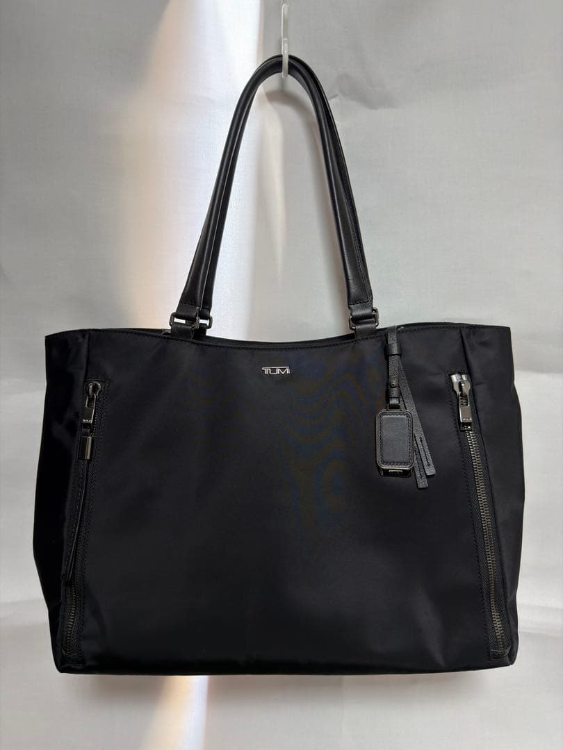 ま*し様 TUMI VOYAGEUR 「ヴァレッタ」ラージ・トート