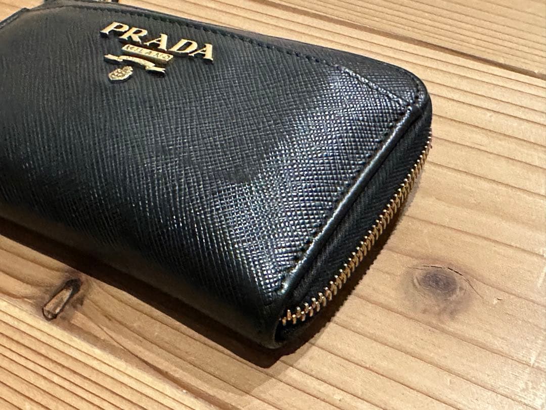 はるきんぐ　PRADA ブラック サフィアーノレザーケース