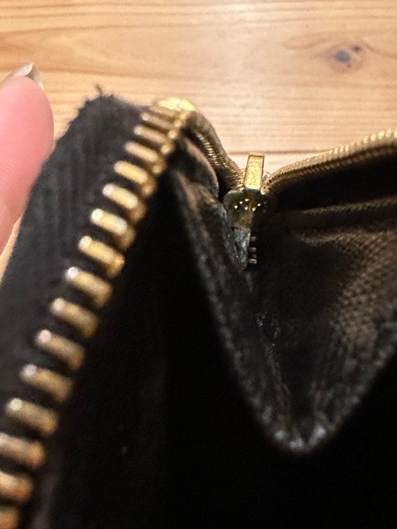 はるきんぐ　PRADA ブラック サフィアーノレザーケース