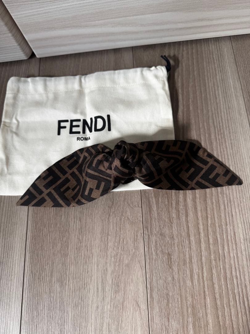 FENDI ヘアアクセサリー ブラウン/ブラッククリップ✨✨美品✨✨