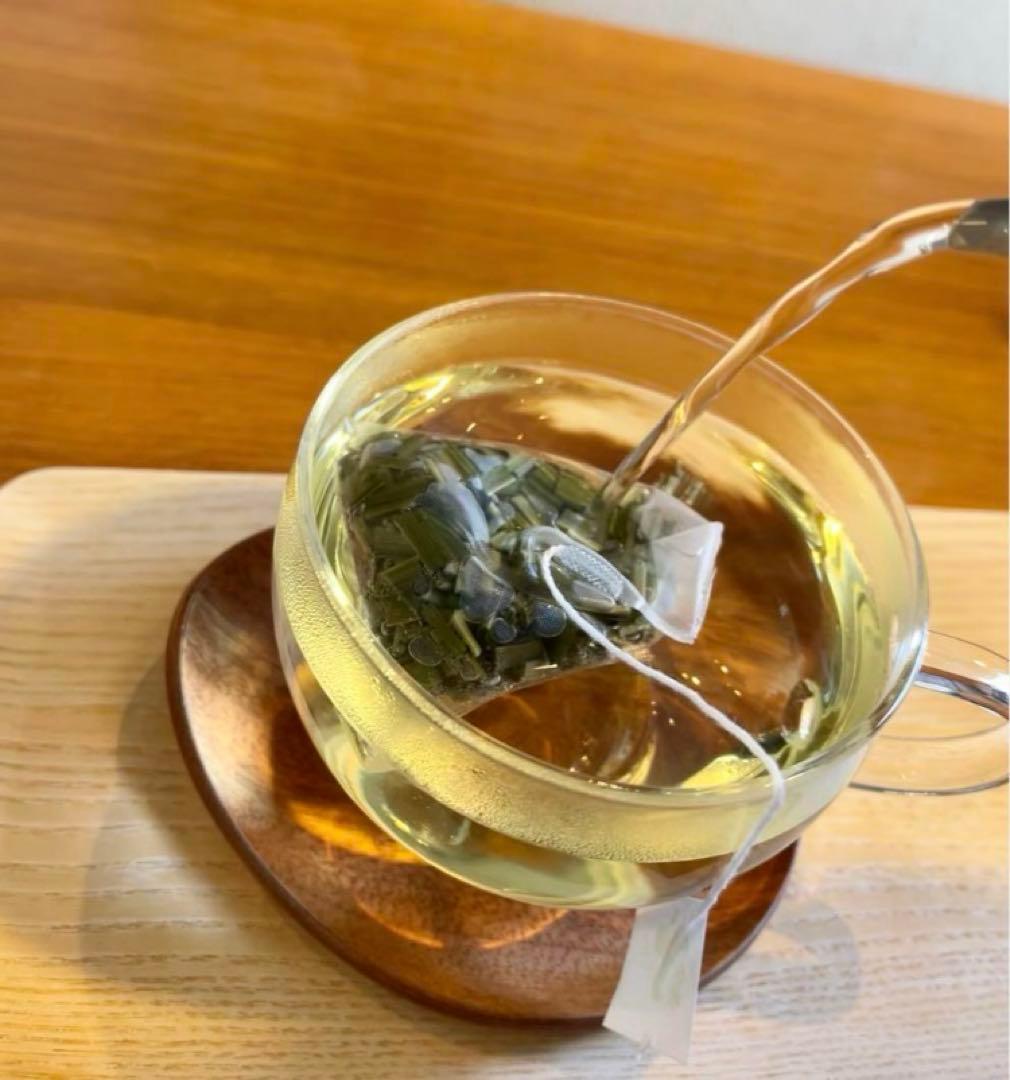 美品　縦型　靴収納棚　クリア窓付き 自家焙煎珈琲　有機栽培レモングラスティ等々付