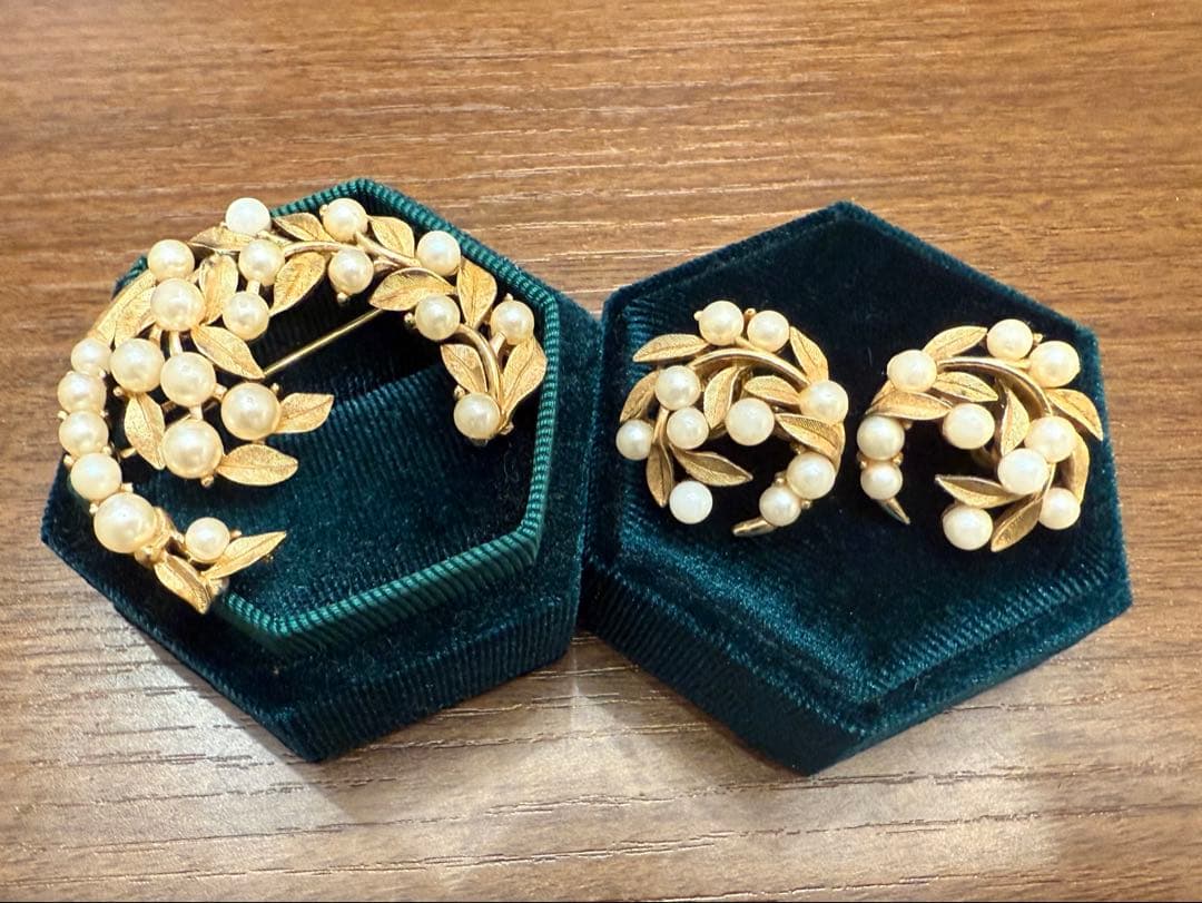 trifari イヤリング・ブローチセット パール　ゴールド