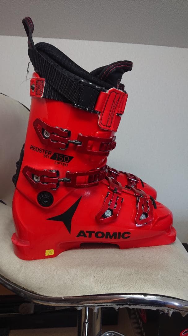 ATOMIC スキー ブーツ レッド ブラック