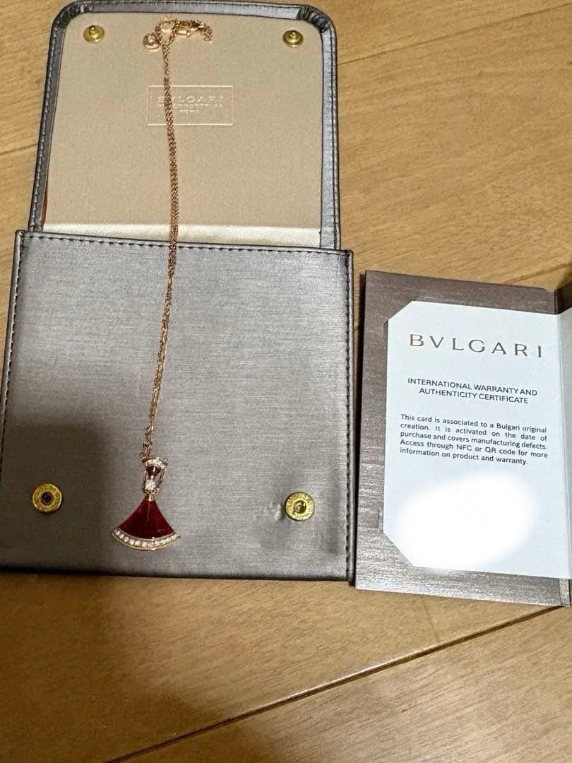 ブルガリ　ディーヴァドリーム　ネックレス カーネリアン