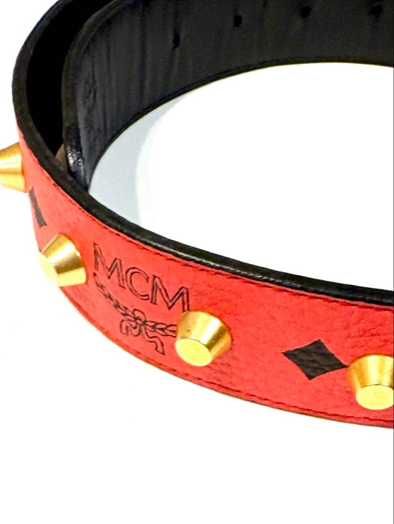 MCM エムシーエム☆ベルト ロゴ柄 ヴィセトス スタッズ　赤　80