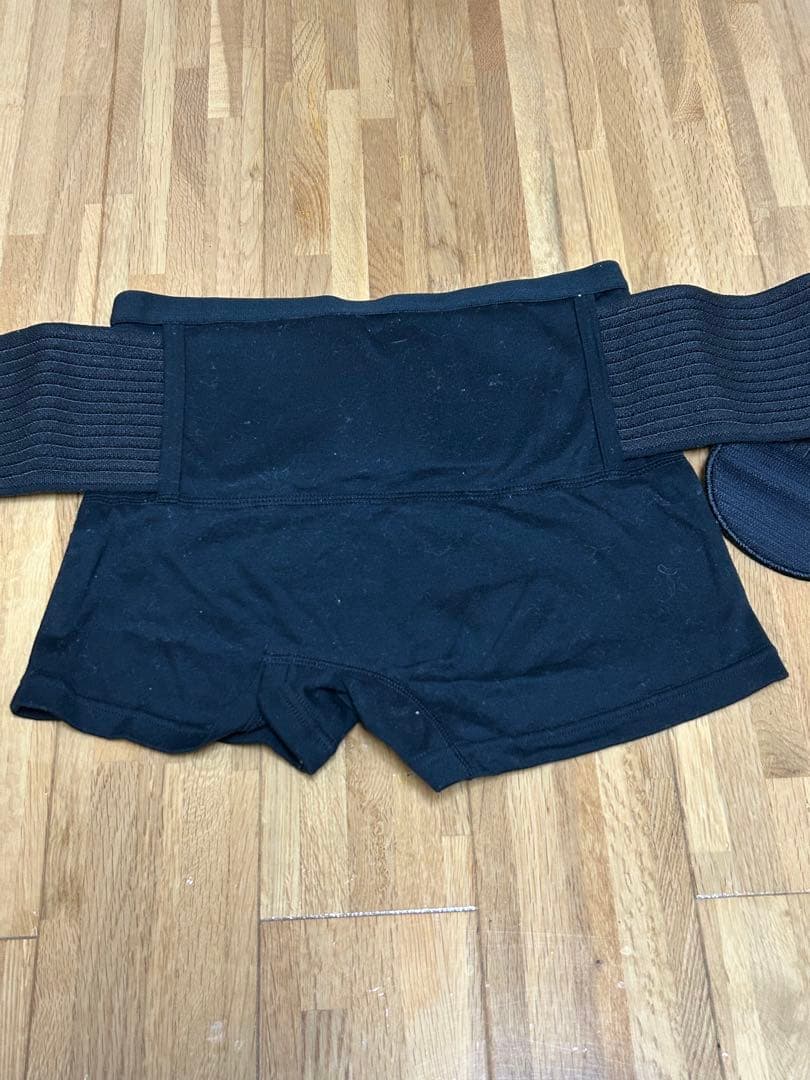 新品未使用　骨盤ベルト付きパンツ　レディースLサイズと使用済み合わせて2枚