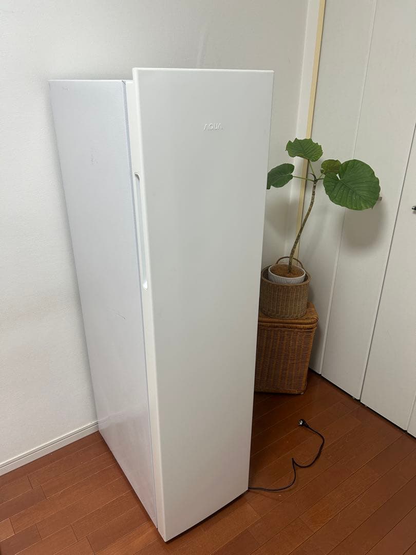 【送料込み】AQUA ノンフロン 幅36cmのスリムな冷凍庫
