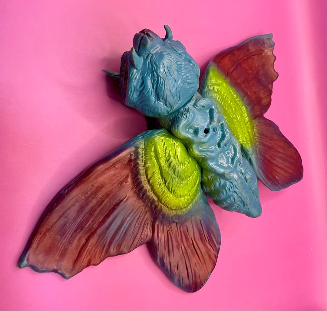 ブルマァク モスラ ソフビ人形 美品ですがディスプレイ用に穴が開けられています。