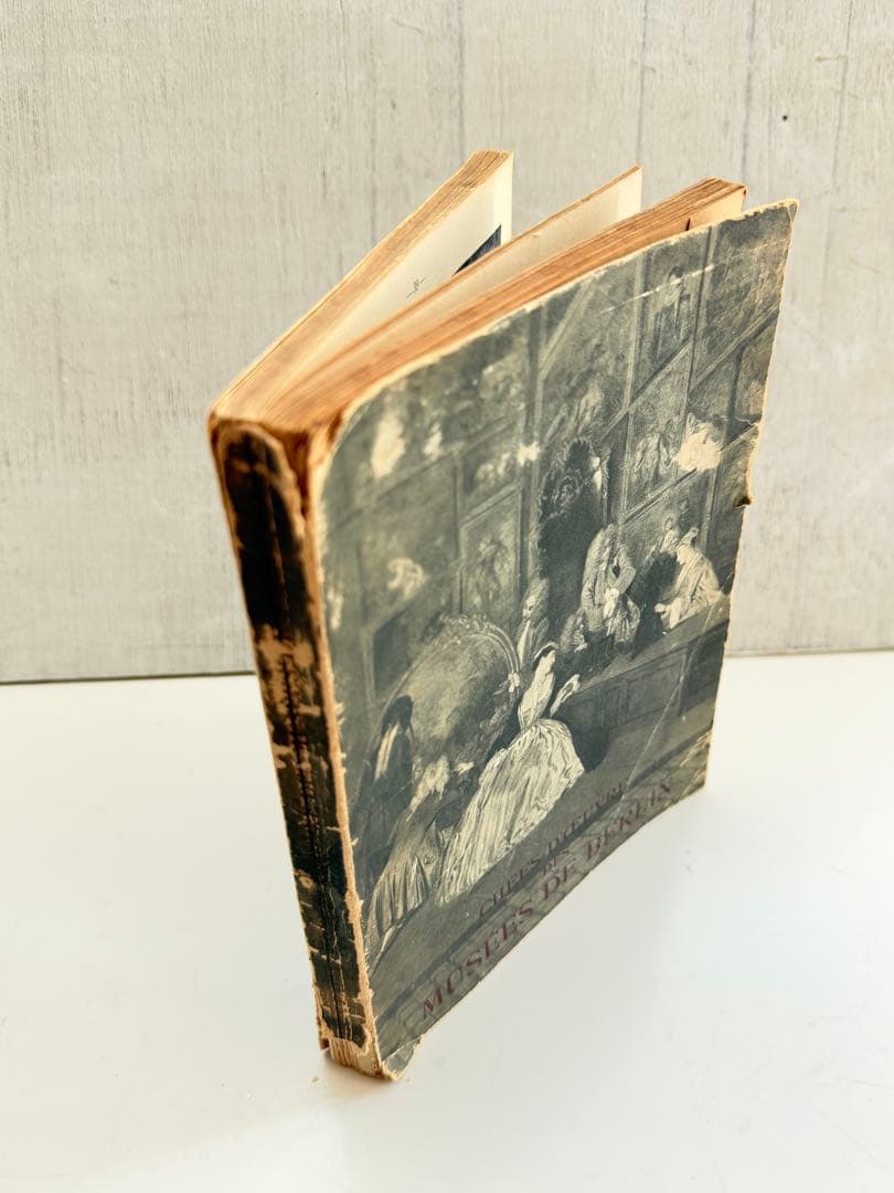 フランス小説、歴史書、図録 ロマンス古本など、おまとめ４冊セット