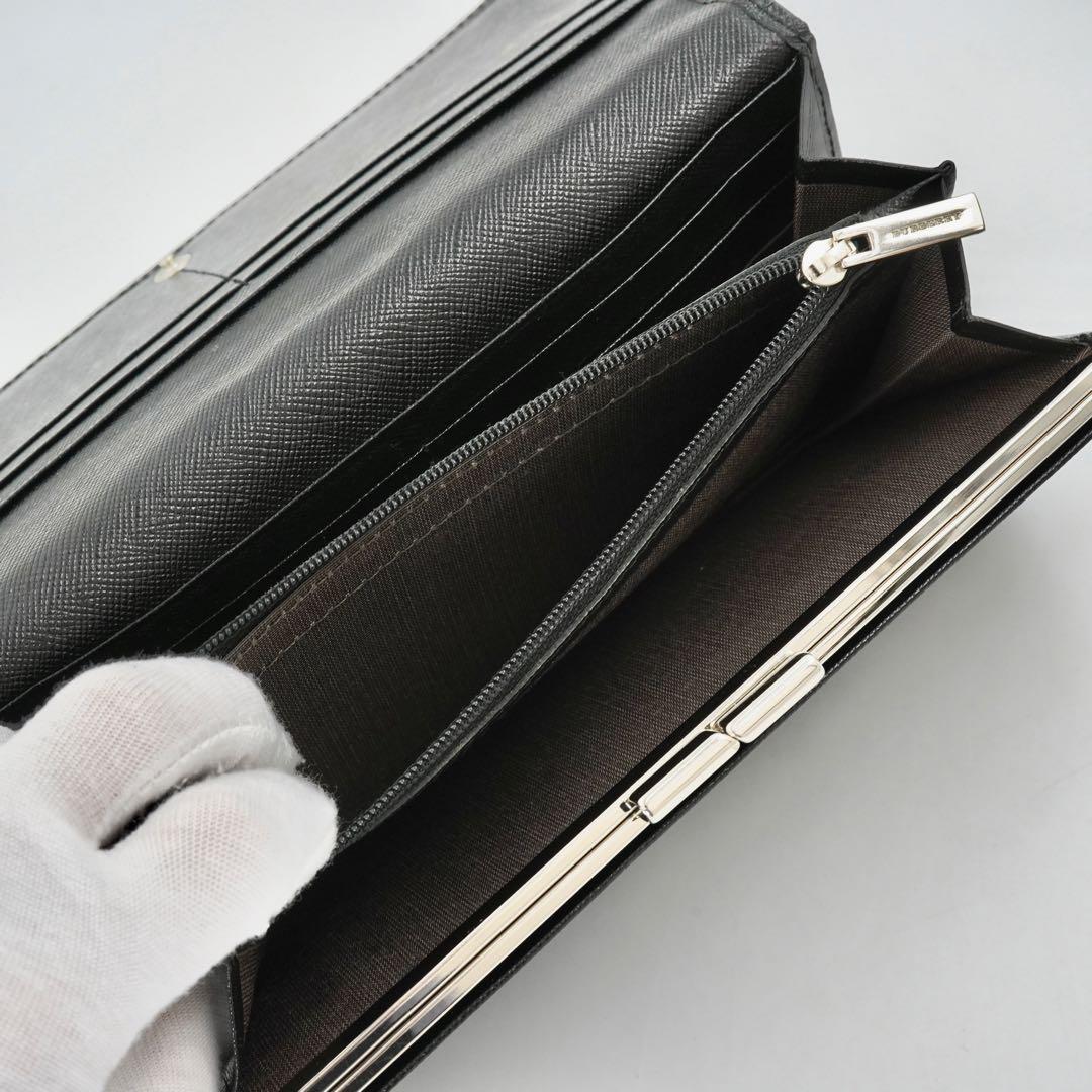 【未使用に近い】Burberry ノバチェック　エンボス　がま口　ファスナー