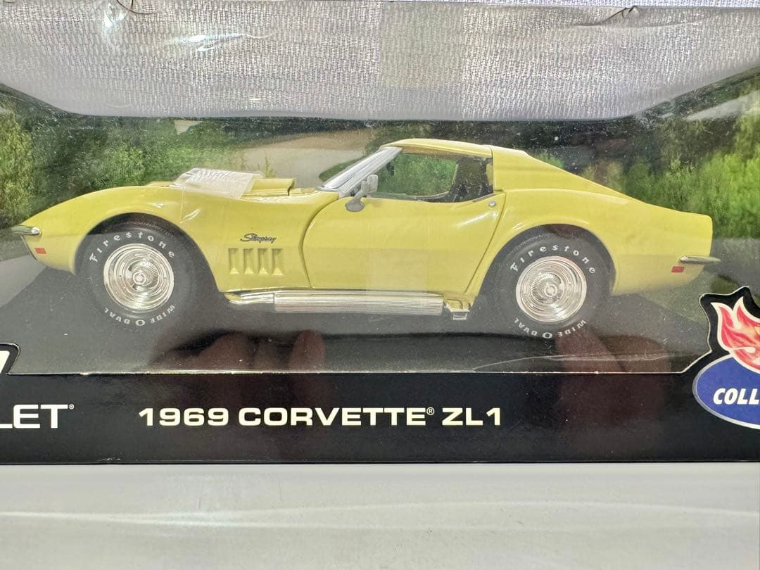 ホットウィール　シボレー・コルベット　ZL-1　1969  イエロー 1/18