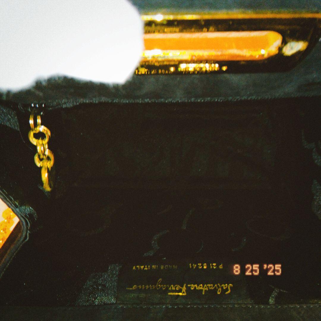 【美品】Salvatore Ferragamo スウェード　ショルダーバッグ