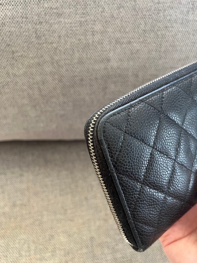 CHANEL キャビアスキン　長財布　レザー　ブラック　シルバー　マトラッセ