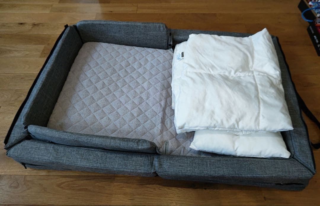 ファルスカ　ベビーベッド　持ち運べる