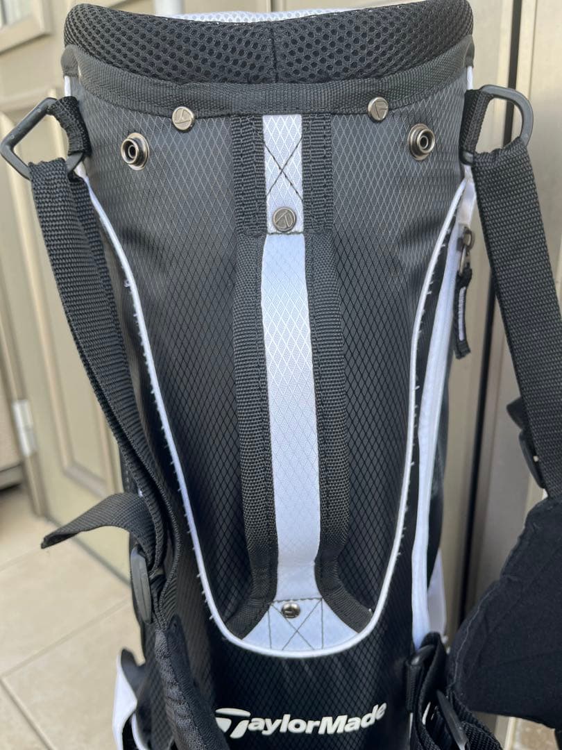 テーラーメイド　キャディバッグ　スタンド型　フードカバーあり