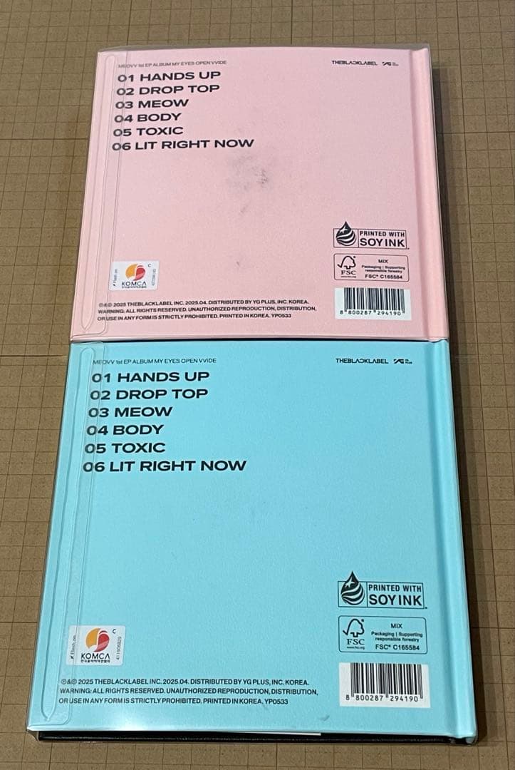 MEOVV 1st メンバー全員直筆サイン入りアルバム 2ver.セット