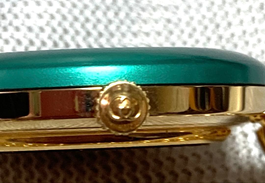 い*か様 グッチ チェンジベゼル ホワイト文字盤【稼働品】