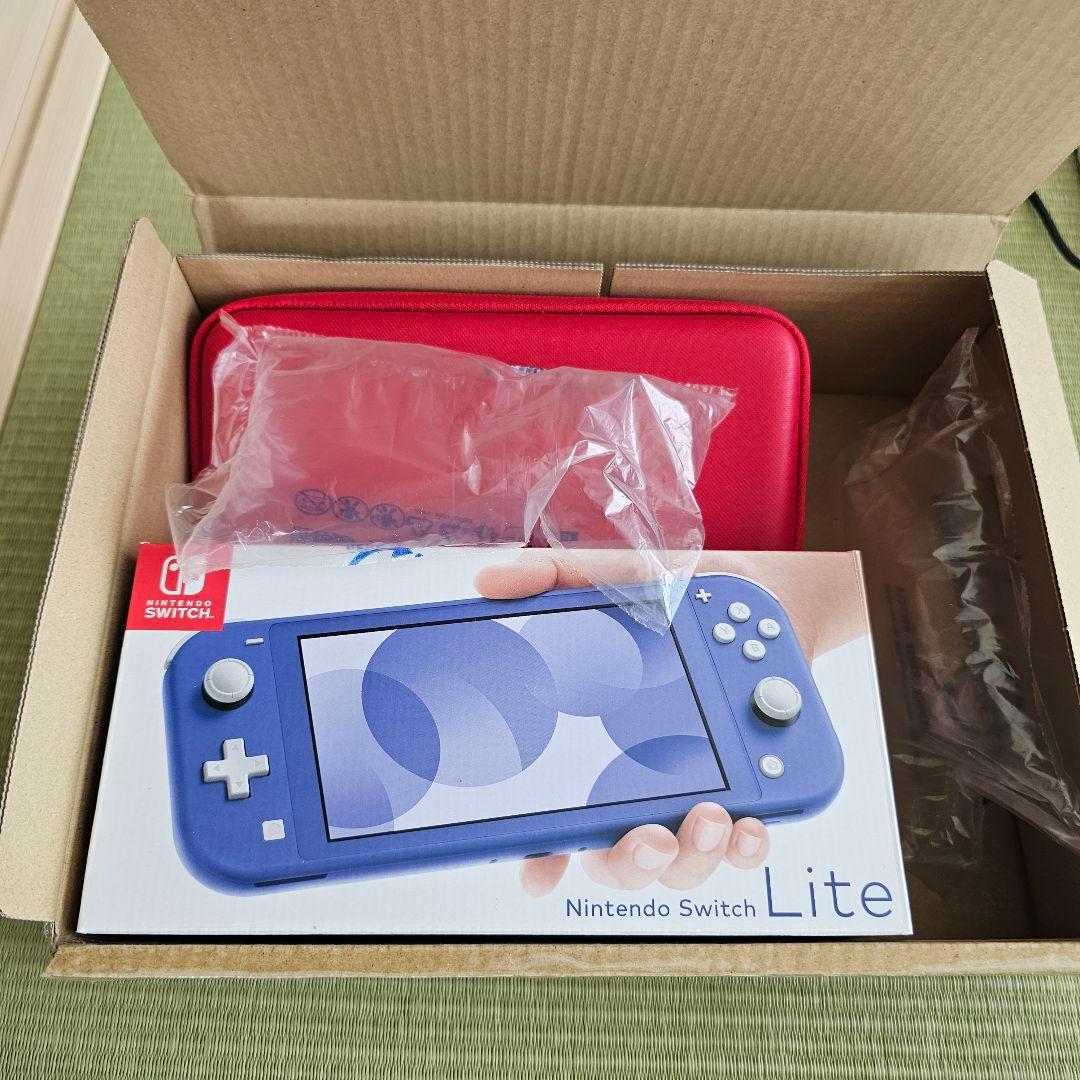 （再値下）Nintendo Switch Lite ブルー 本体＋ケース（赤）