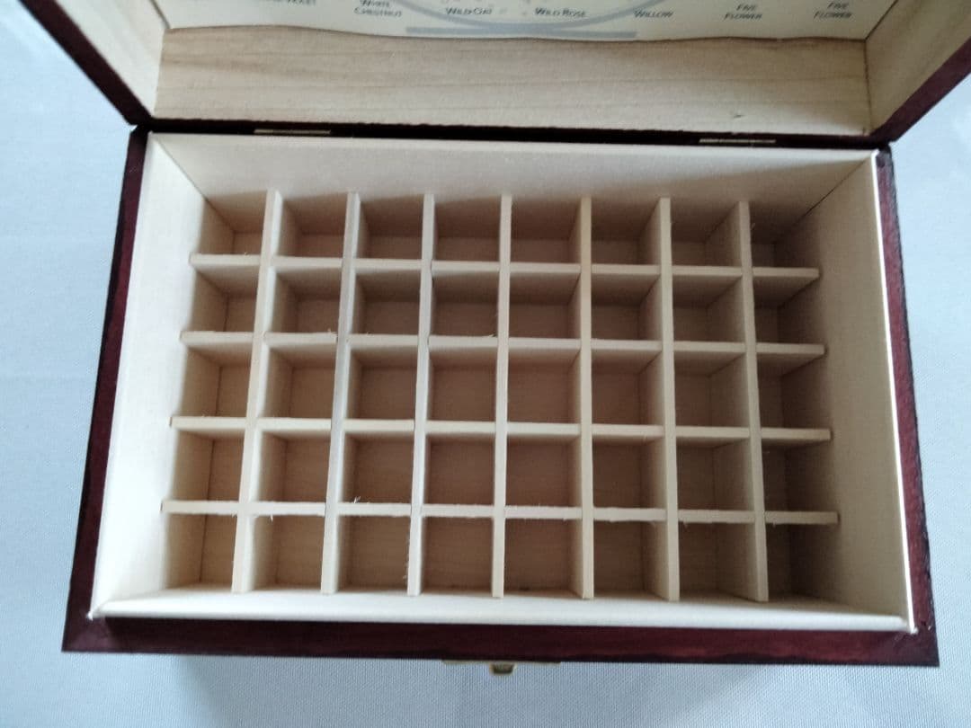 【01/2036】フラワーエッセンスのフルセットと専用木箱♪ヒーリングハーブス社