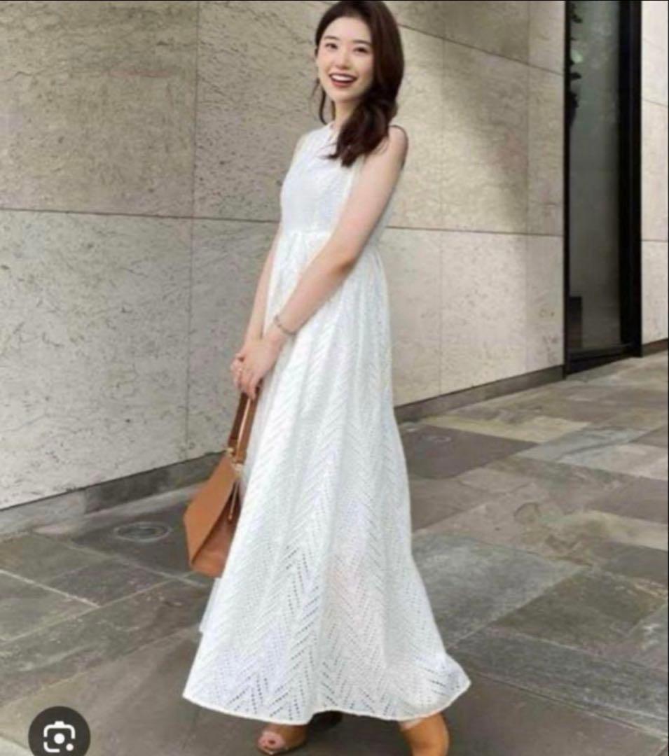 【美品】完売品✨️アニュアンス カットワークレースマキシワンピース 美ライン