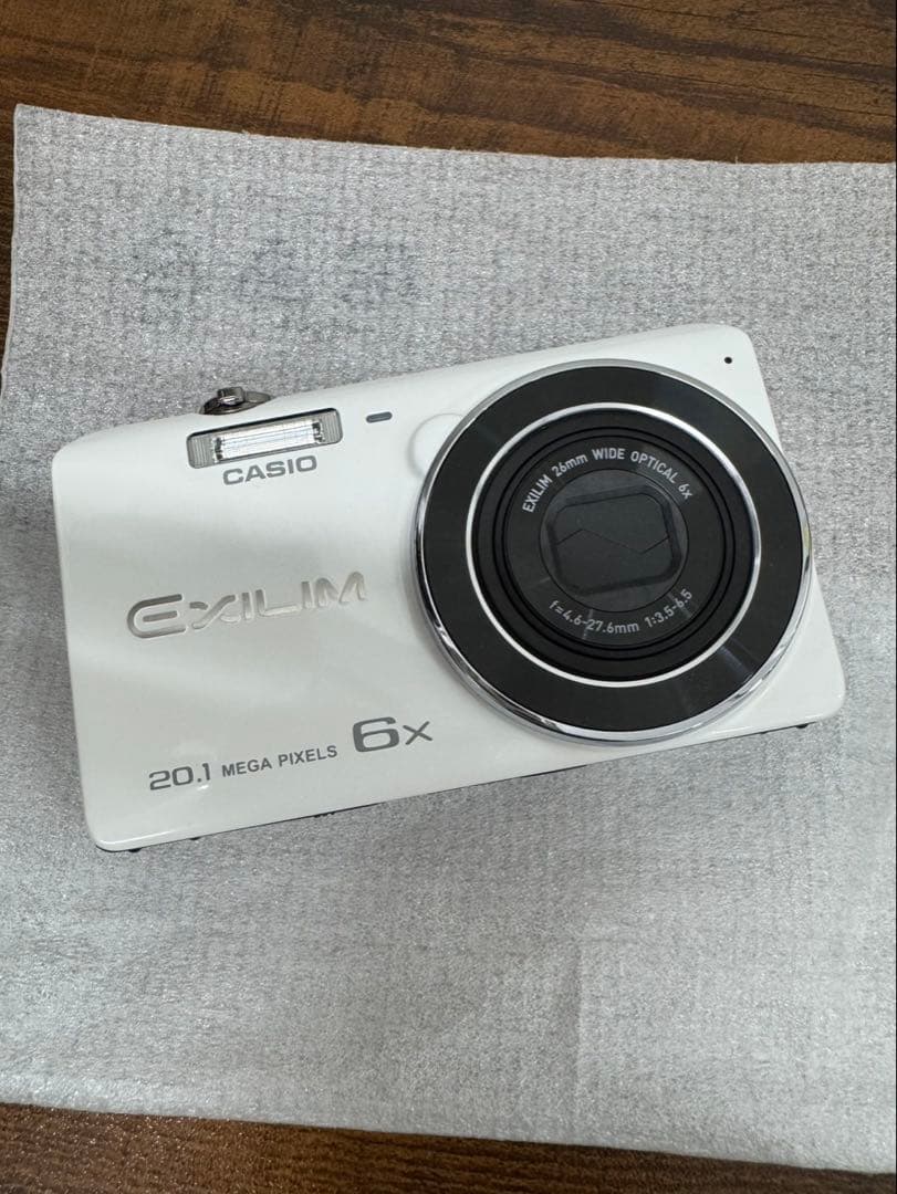 超美品 CASIO EXILIM EX-ZS35 ホワイト