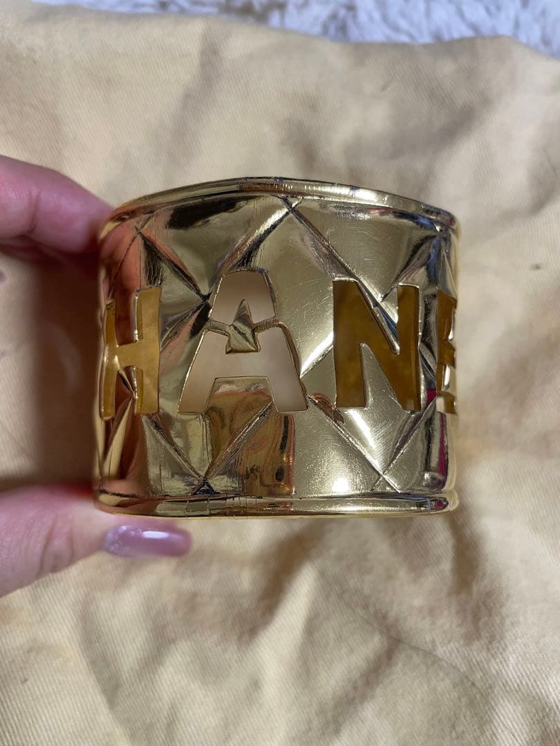 CHANEL ゴールド バングル キルティング