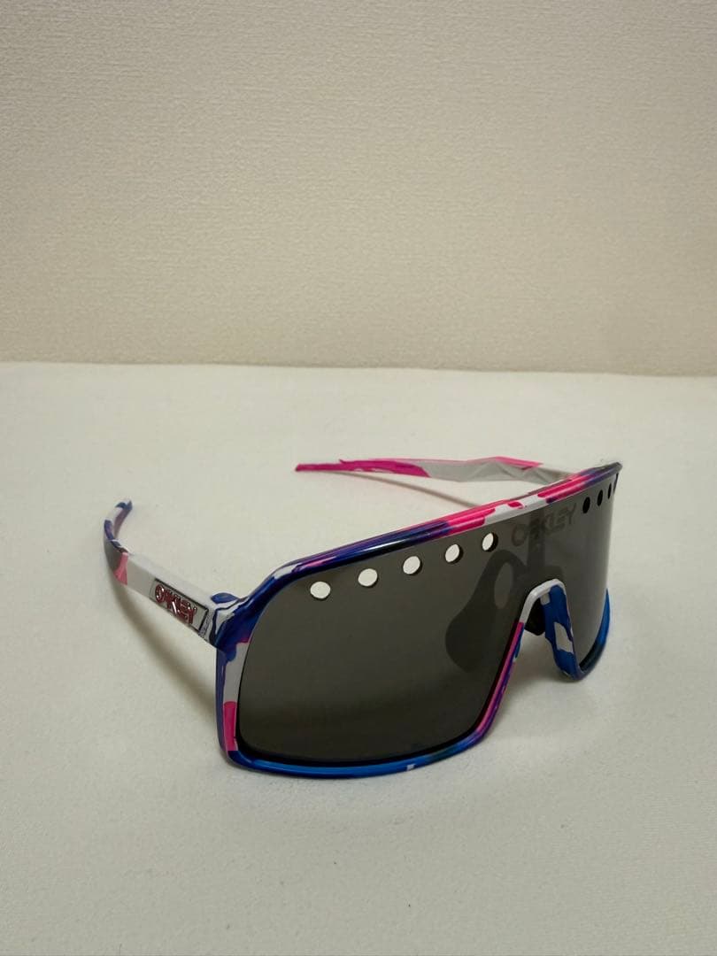 小物 Oakley SUTRO