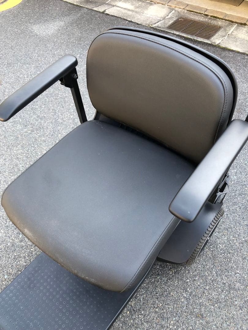 WHILL　Model S　4輪スクーター　電動車いす　　赤色　フルオプション