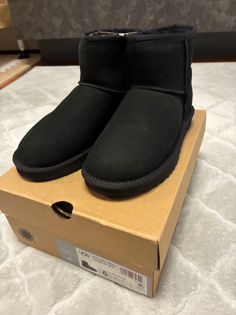 ブラック ムートンブーツ