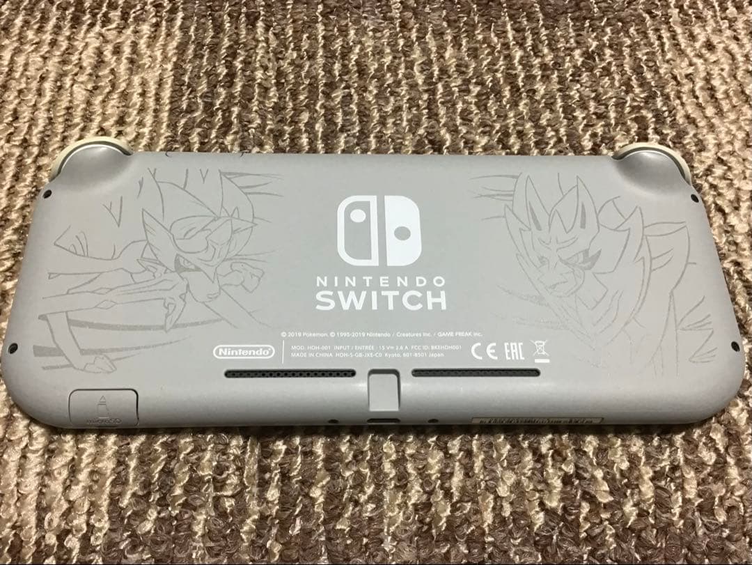 Nintendo Switch light ポケモンカラー