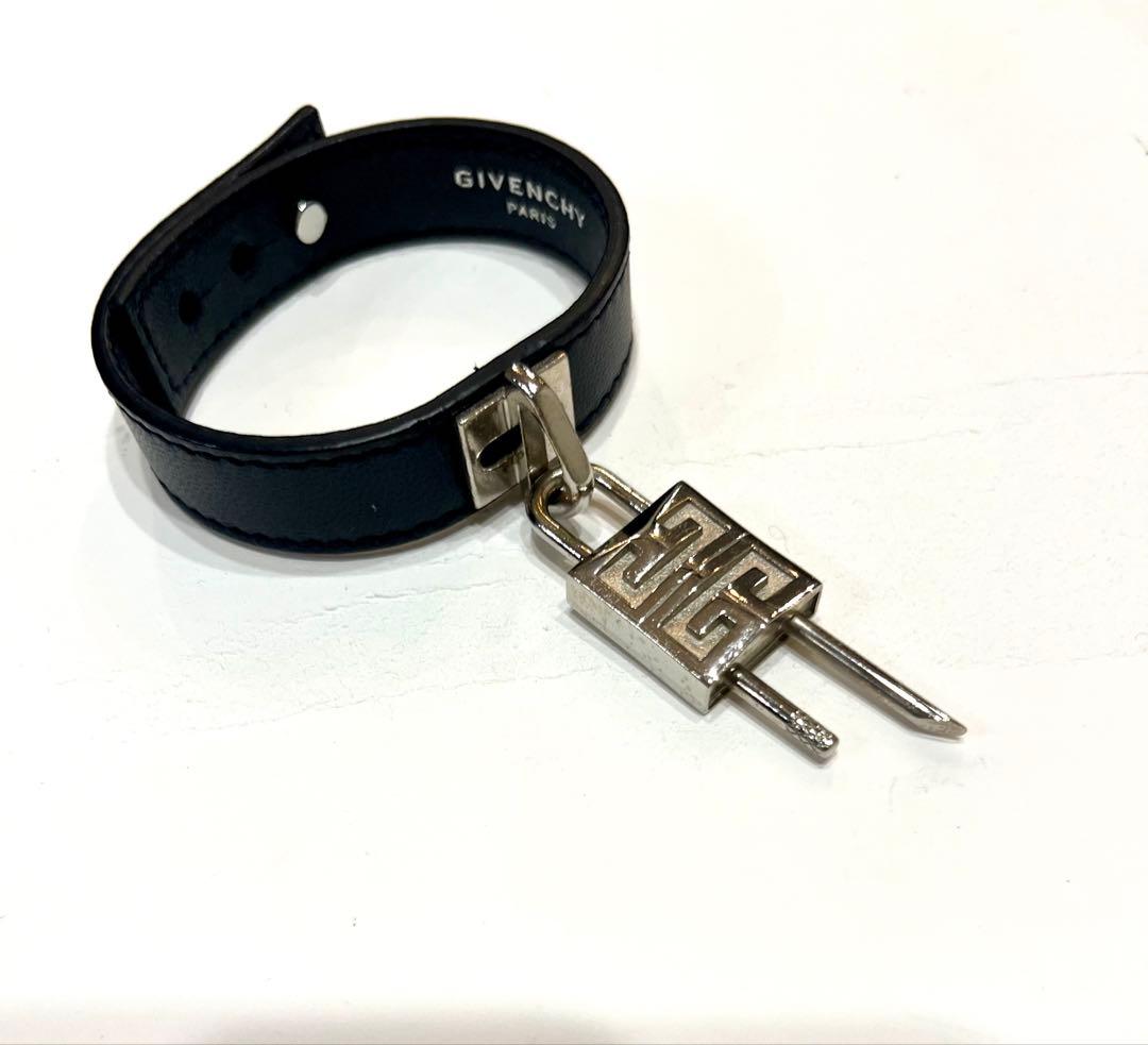 良品☆ジバンシィ 4Gパドロックスモール ブレスレット　バングル カデナ レザー