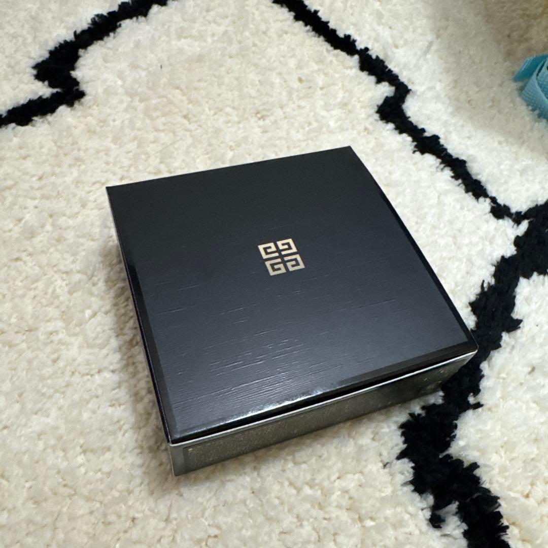 【未開封】ジバンシイ ソワン ノワール UV コンパクト