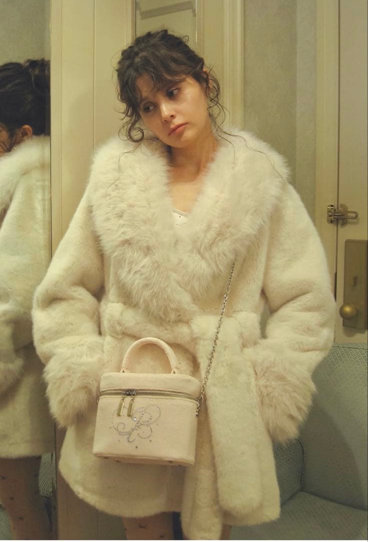 ペリキュール ホワイトファーコート ベルト付き