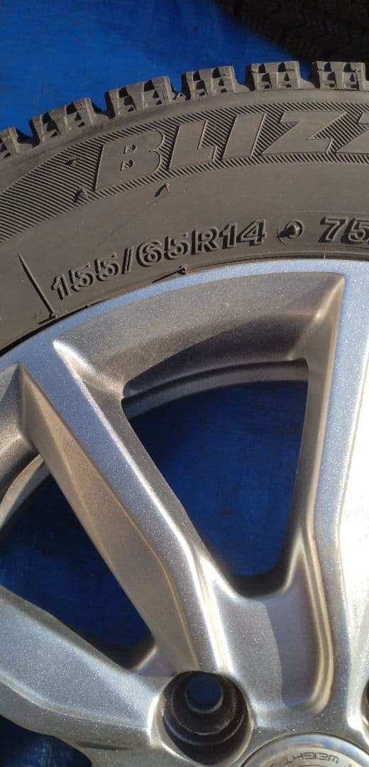 BLIZZAK 155/65R14 スタッドレスタイヤセット