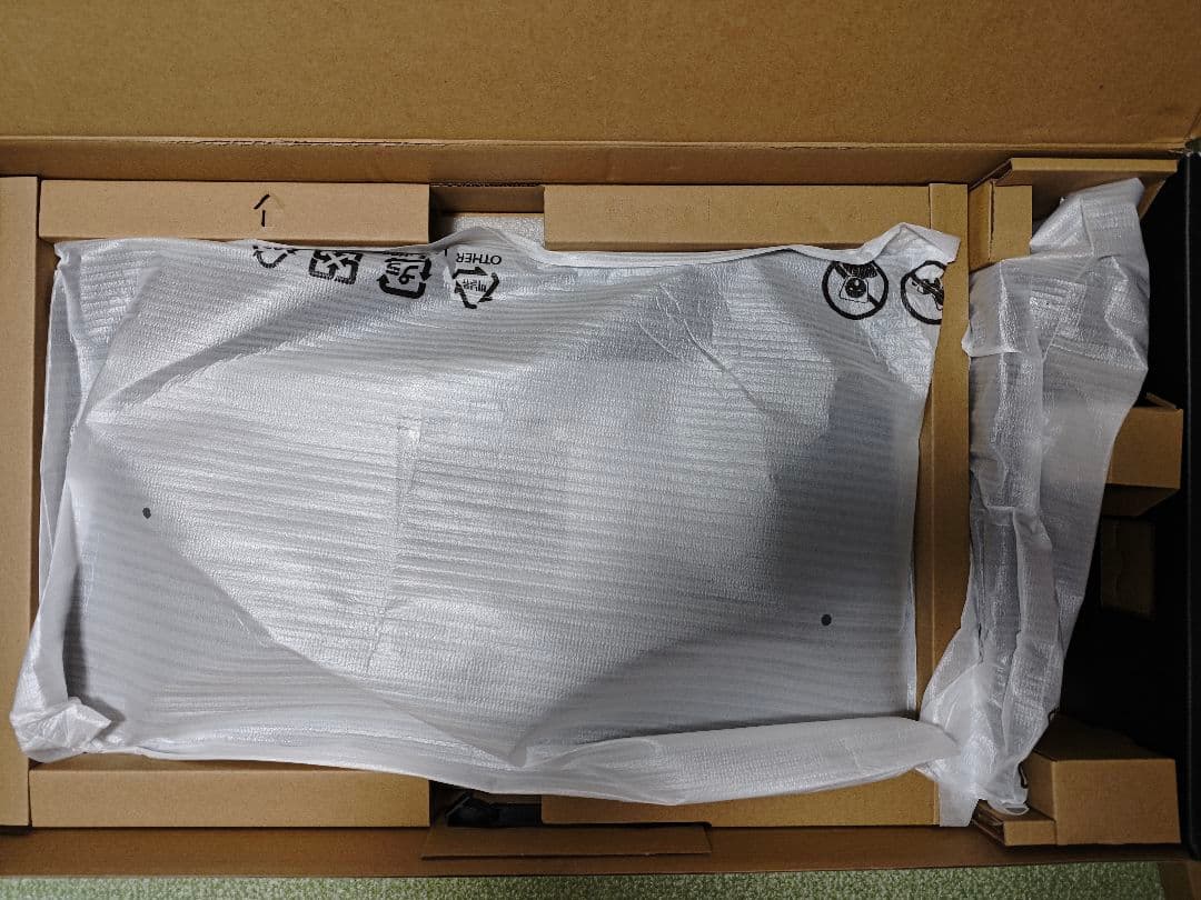 DELL 4Kモニター U2720QM