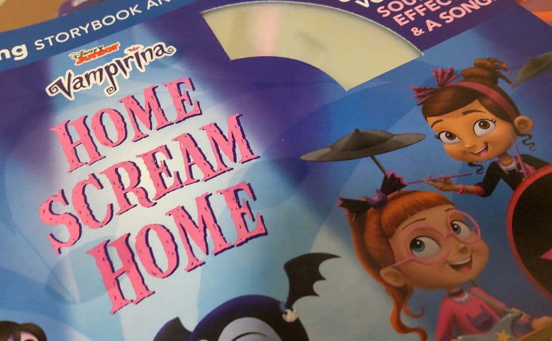 ◎Disney Read-Along CD付き英語絵本「Vampirina」②