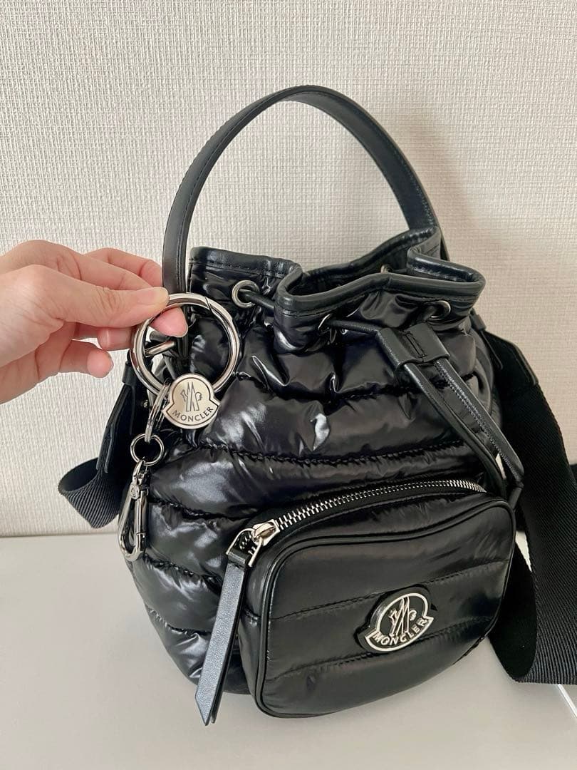 レアモデル新品モンクレールキーホルダー　ホワイトデープレゼント