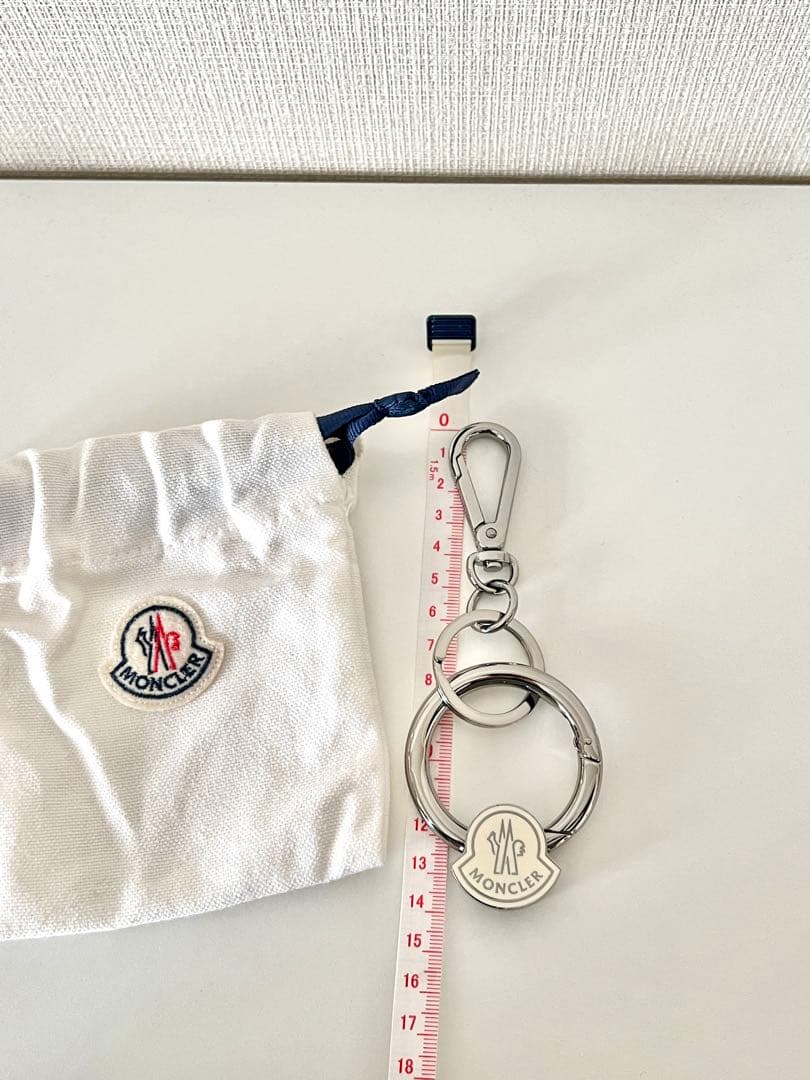 レアモデル新品モンクレールキーホルダー　ホワイトデープレゼント
