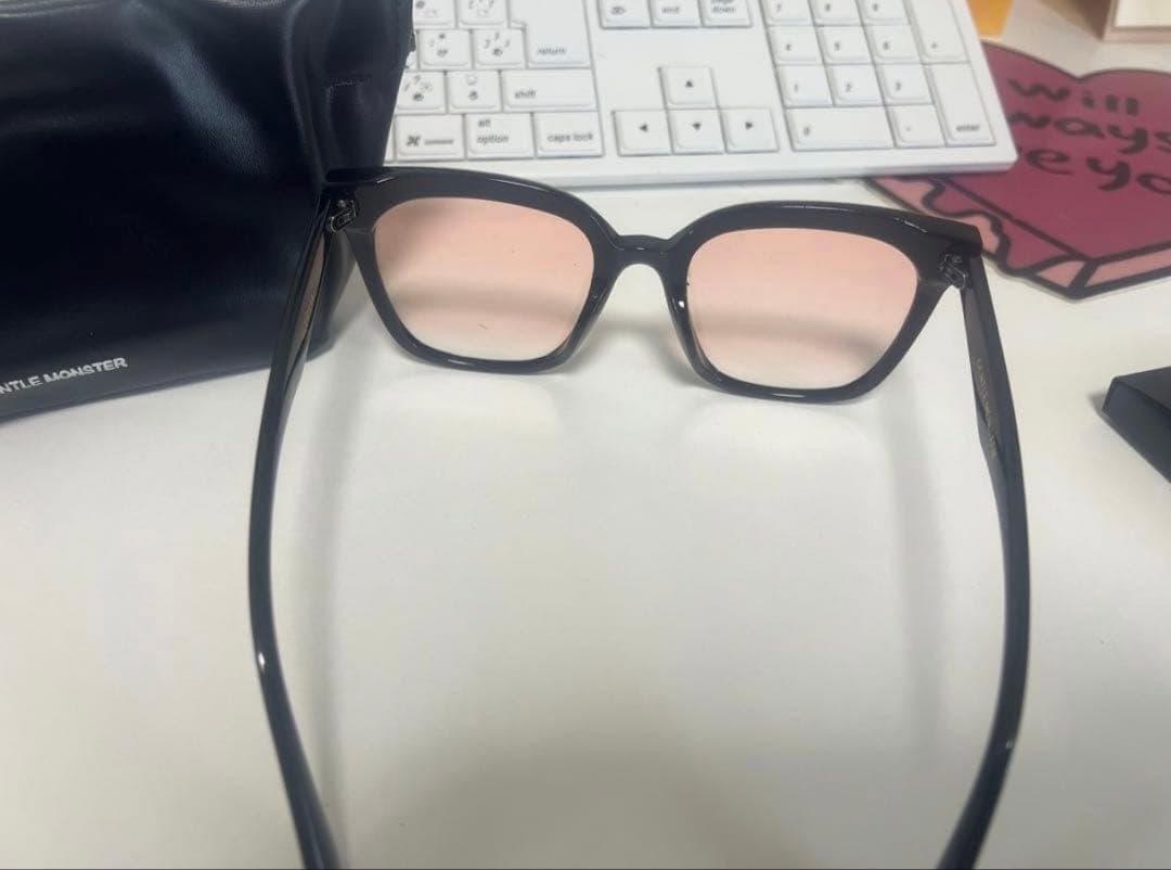 ジェントルモンスター　ピンクレンズ サングラス