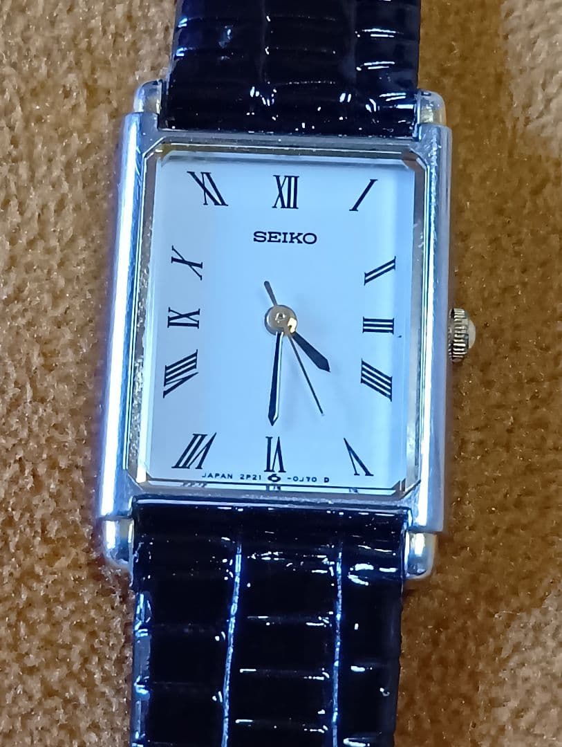 SEIKO レディース 時計 長方形 ホワイト