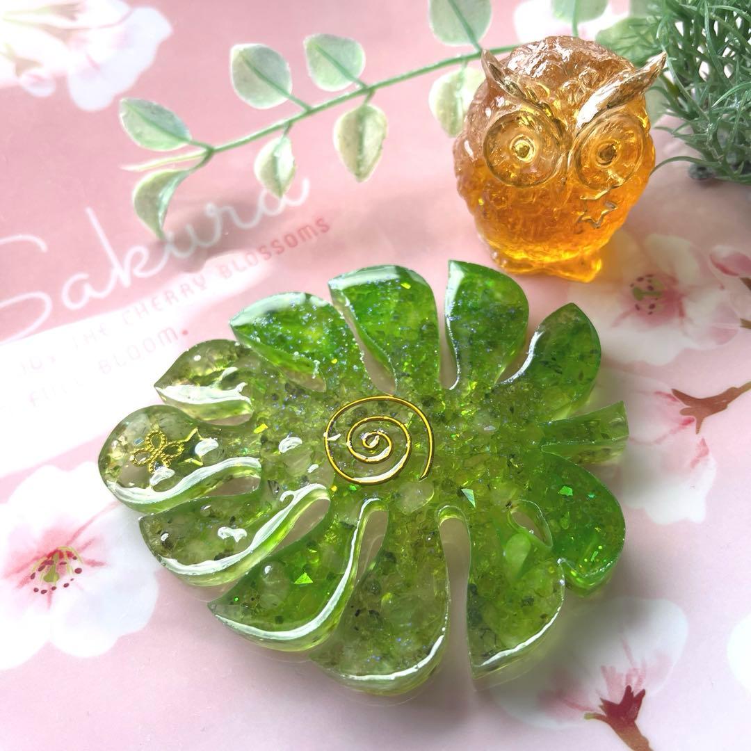 つねりん オルゴナイト　モンステラ型　4点