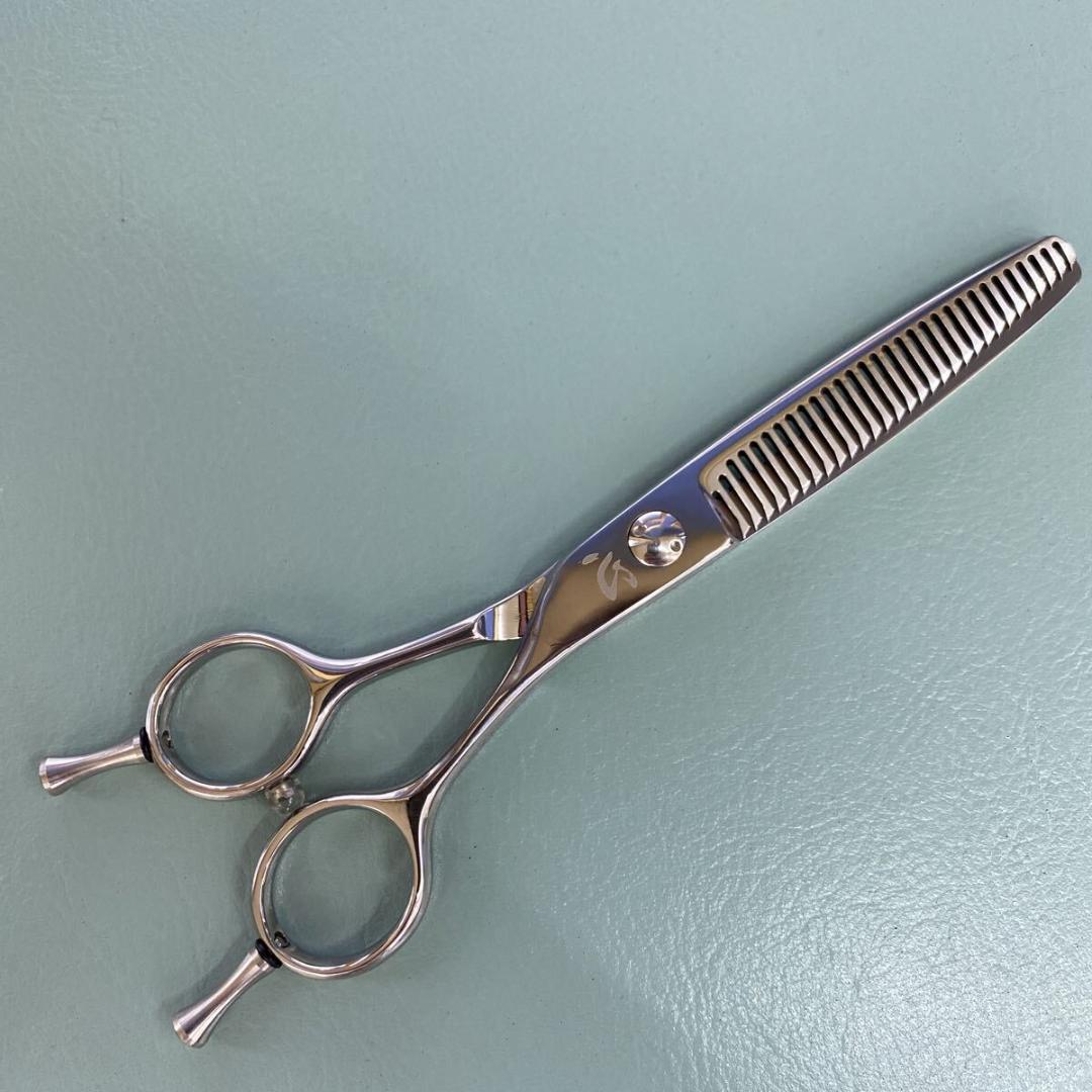 ６インチセニングシザー 40%前後 　新品未使用　理美容　美容師　理容師