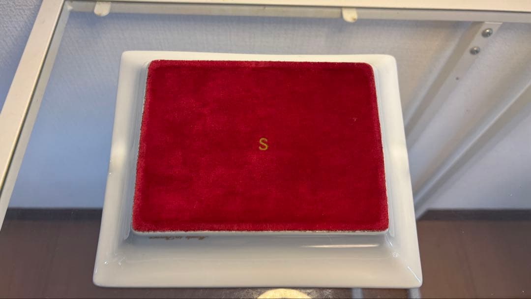 HERMÈS 象　アッシュトレイ